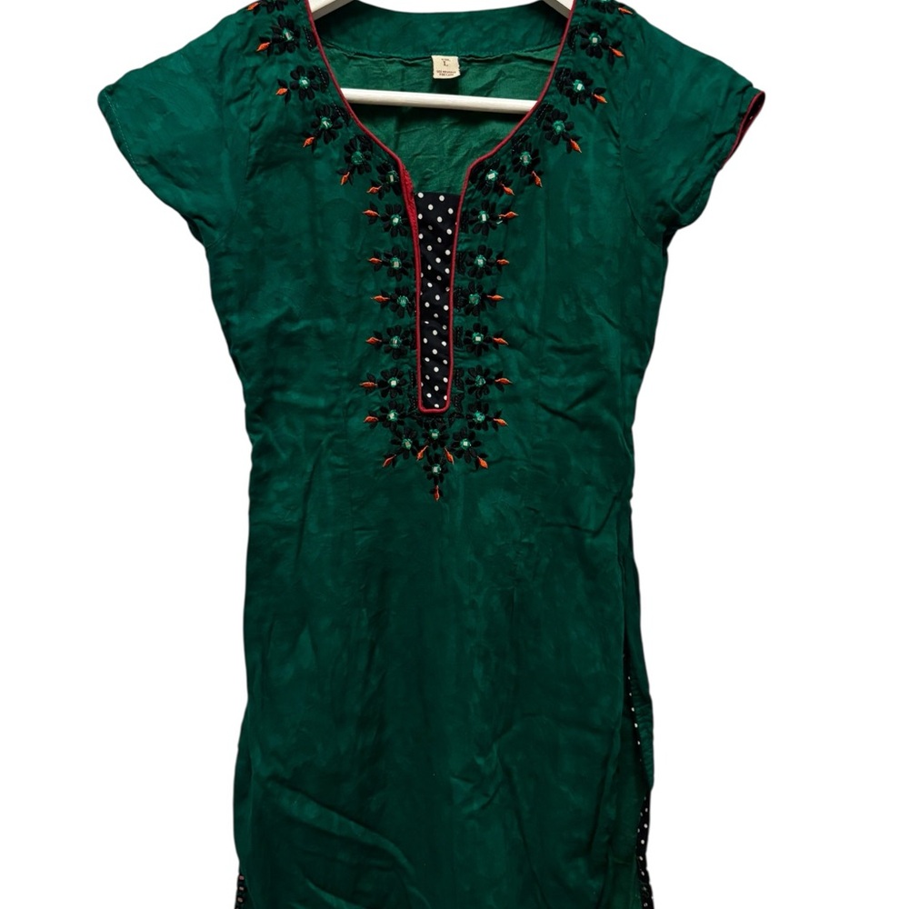 Emerald Green Women's Embroidered Tunic